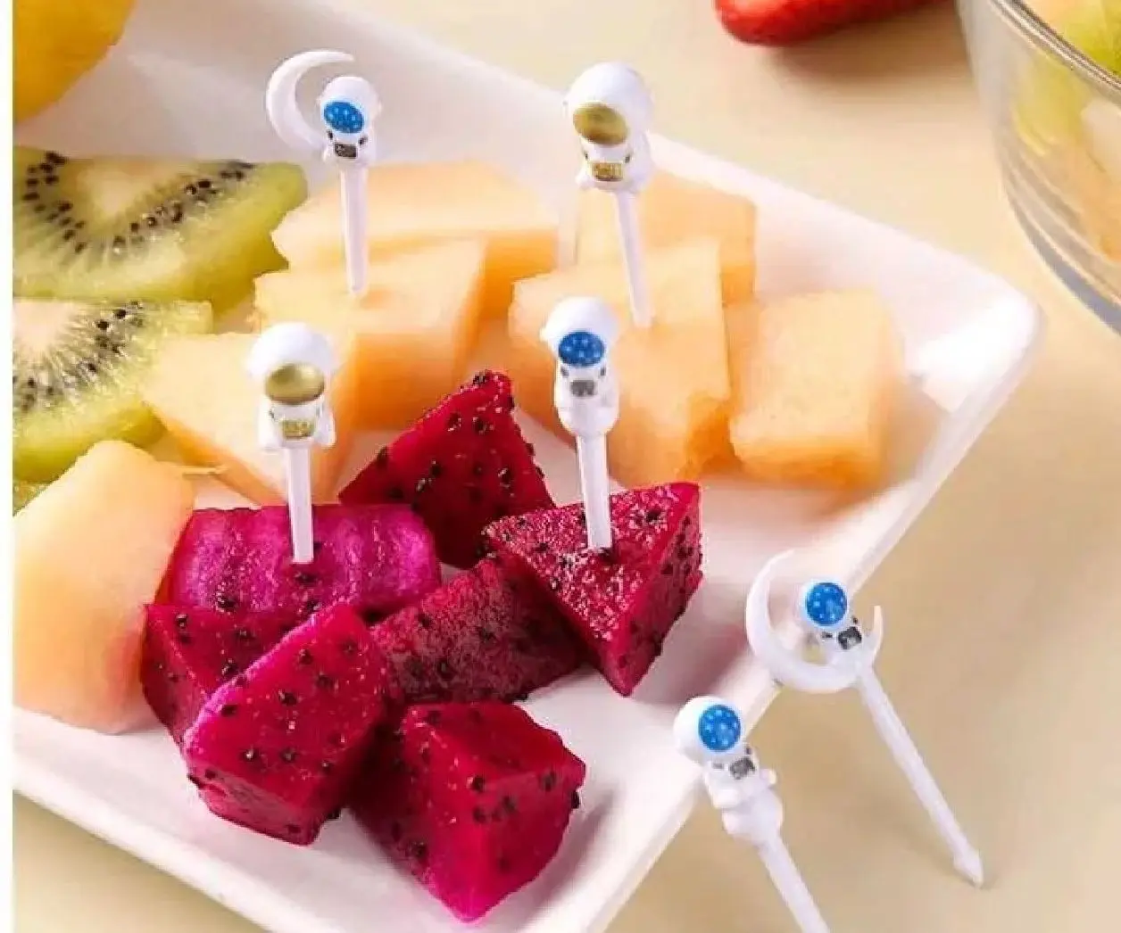 SET DE PALITOS PARA FRUTA CHR044